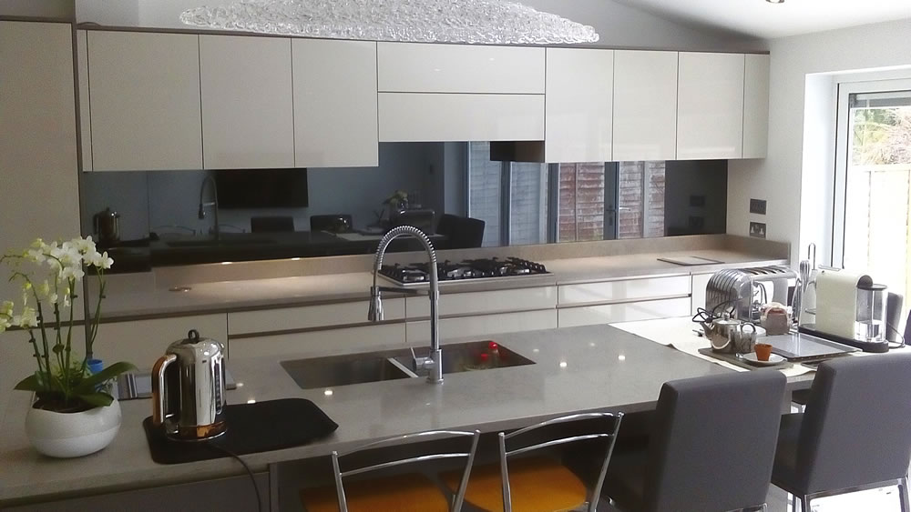 Installation Guide: Ensuring Durability and Safety with Glass Splashbacks and Kitchen Mirrors 3